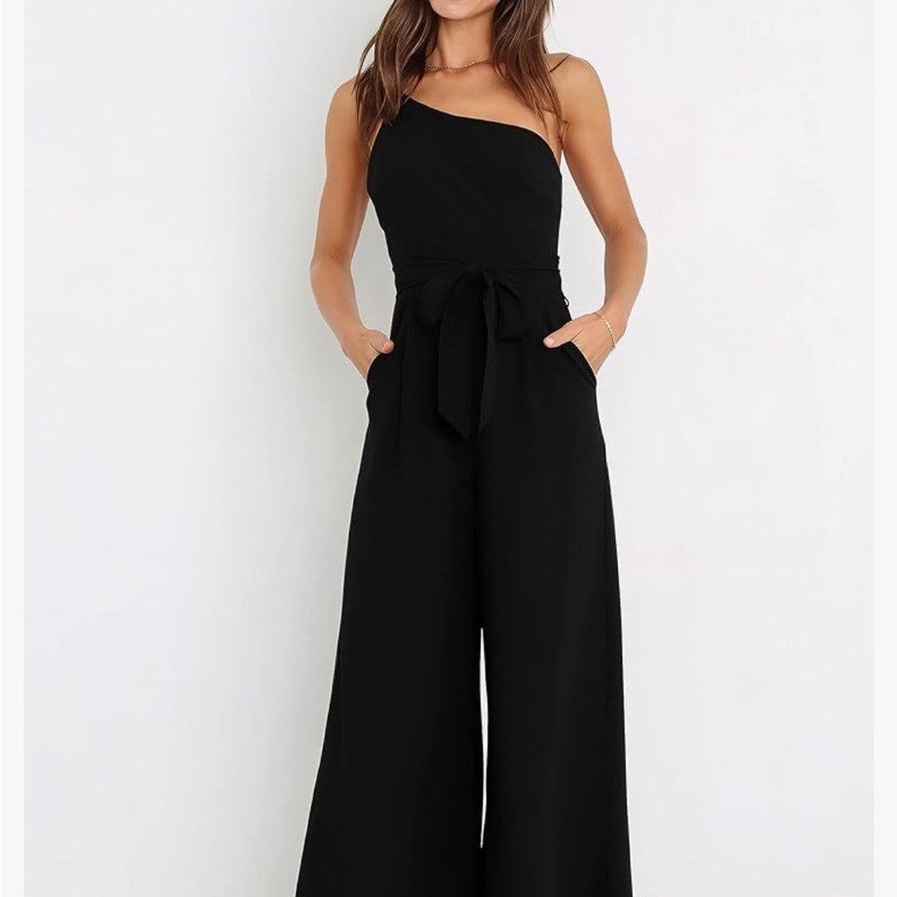 Anrabess cropped wide legged one shoulder (adjustable strap) romper size large.